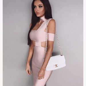 Light ping body con dress